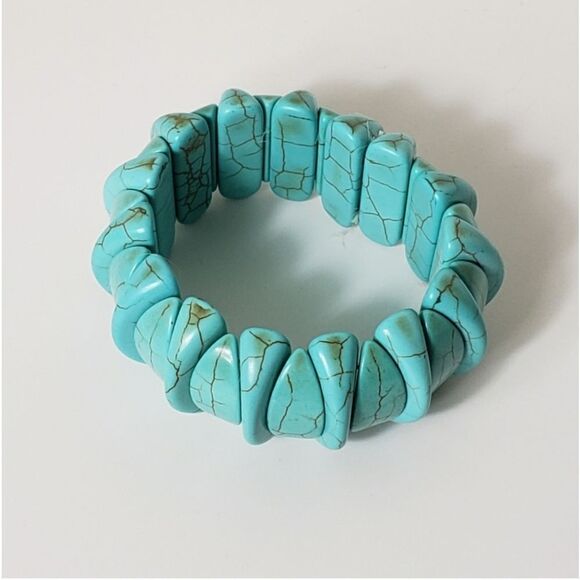 HOWLITE Faux Turquoise Southwestern Style Stretch Bracelet - Picture 3 of 5